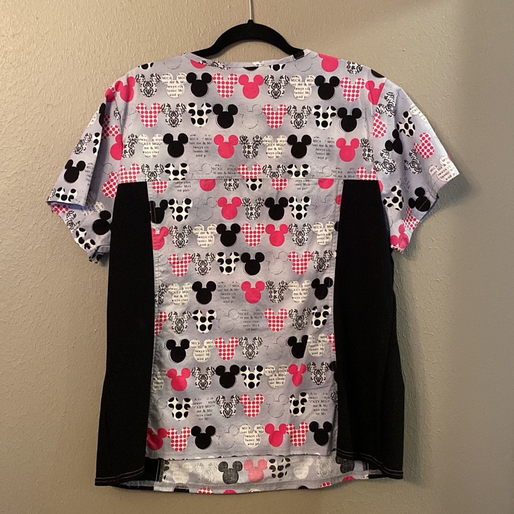 Scrub top. - Picture 2 of 4